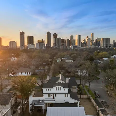 Gated 5 Bedroom Walkable To East Austin